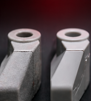 Comparativa visual entre prototipo y pieza en material de registro para validación previa a serie